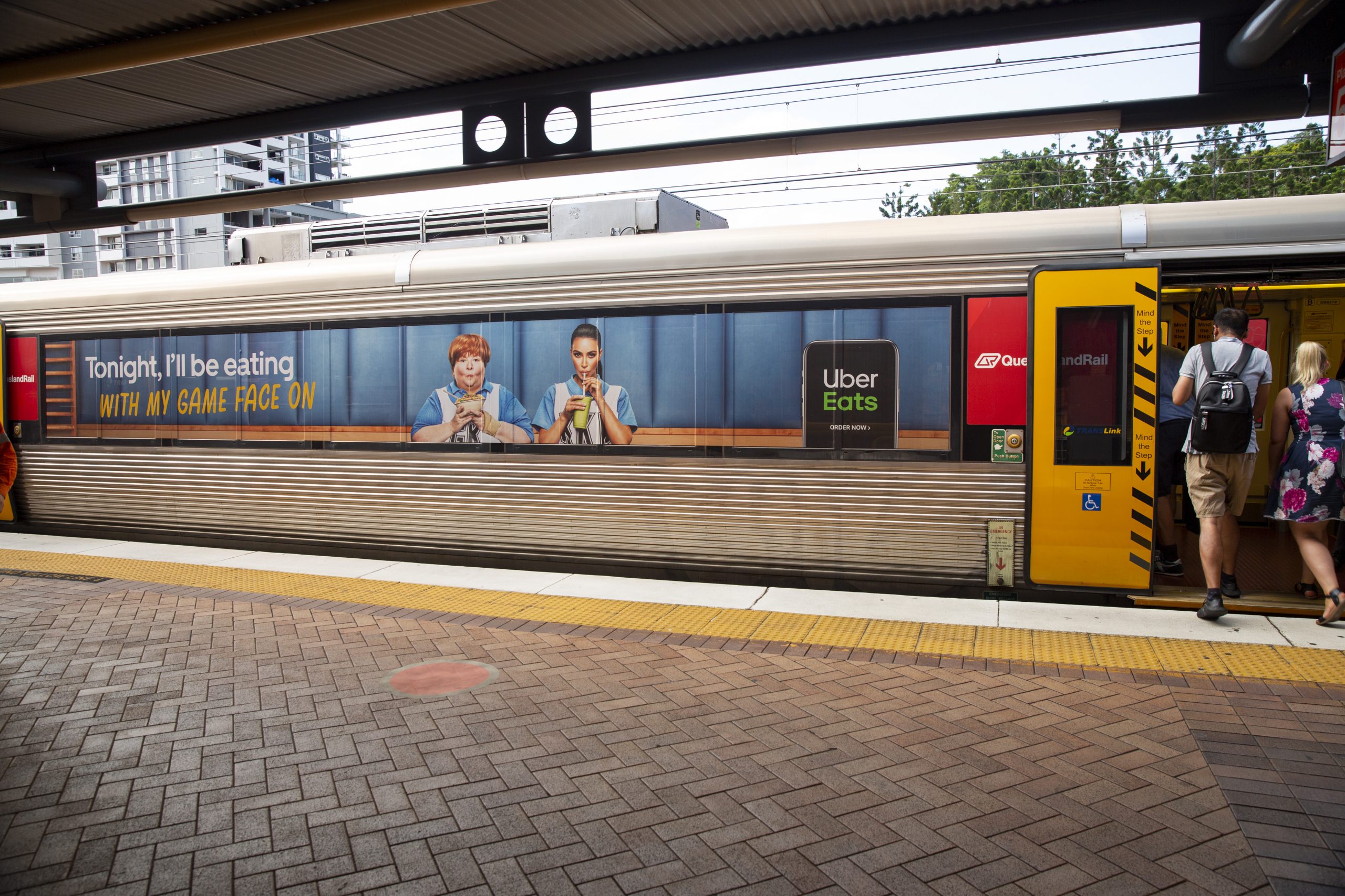 travel brisbane trains